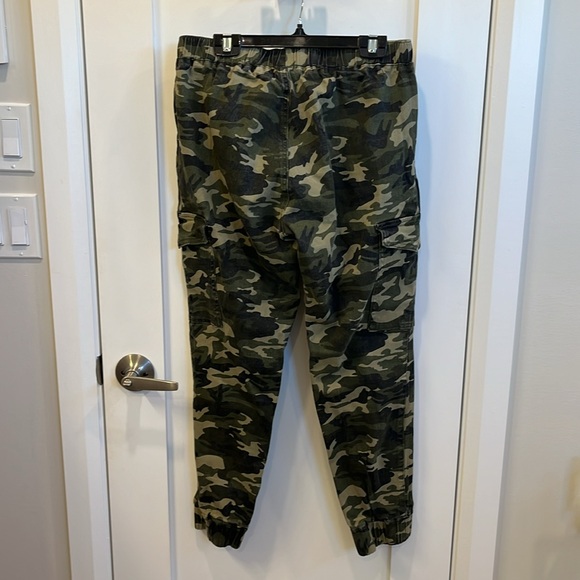 cargo pants - Picture 2 of 5
